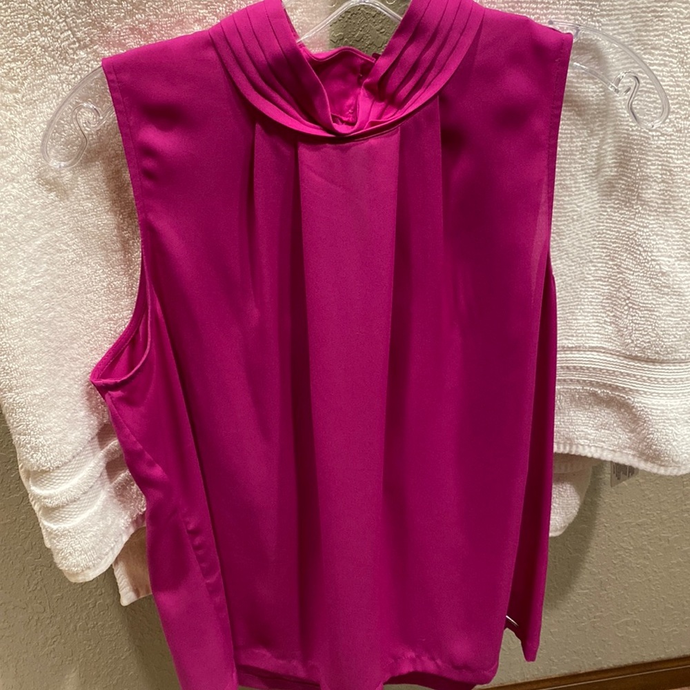 Ivanka Trump Sleeveless Shell Blouse Magenta Petite Medium New
